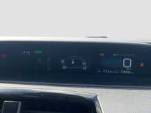 Toyota Prius S 4WD - U8605