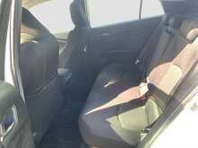 Toyota Prius S 4WD - U8605