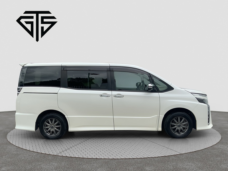Toyota Voxy Hybrid Hybrid ZS Kirameki3 - U8606