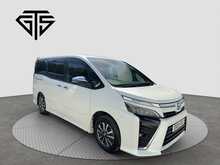 Toyota Voxy Hybrid ZS Kirameki3 - U8606