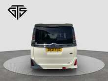 Toyota Voxy Hybrid ZS Kirameki3 - U8606