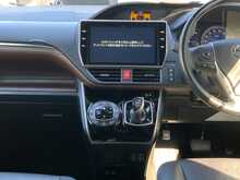 Toyota Esquire Hybrid Gi - U8608