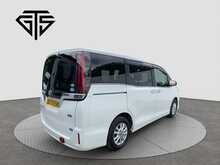 Toyota Esquire Hybrid Gi - U8610