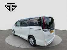 Toyota Esquire Hybrid Gi - U8610
