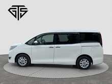 Toyota Esquire Hybrid Gi - U8610