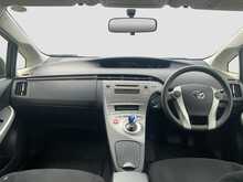 Toyota Prius L - U8611
