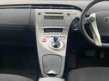 Toyota Prius L - U8611