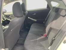 Toyota Prius L - U8611