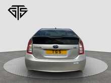 Toyota Prius L - U8611