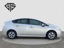 Toyota Prius L - U8611