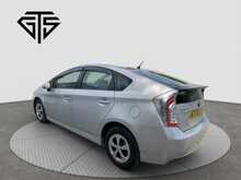 Toyota Prius L - U8611