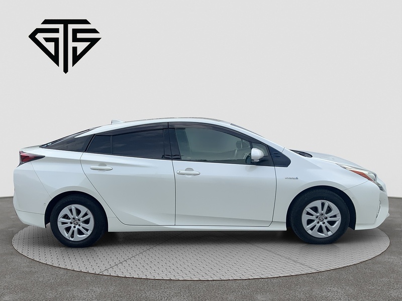 Toyota Prius 	S SafetyPlus - U8613