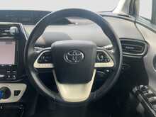 Toyota Prius 	S SafetyPlus - U8613