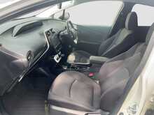 Toyota Prius 	S SafetyPlus - U8613