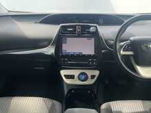 Toyota Prius 	S SafetyPlus - U8613