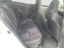Toyota Prius 	S SafetyPlus - U8613