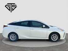 Toyota Prius S - U8619