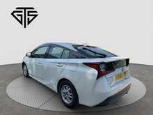 Toyota Prius S - U8619