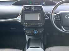 Toyota Prius S - U8619