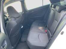 Toyota Prius S - U8619