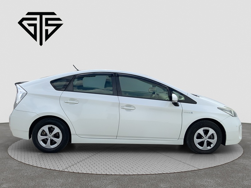 Toyota Prius G - U8620