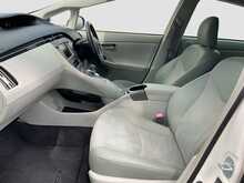Toyota Prius G - U8620