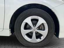 Toyota Prius G - U8620