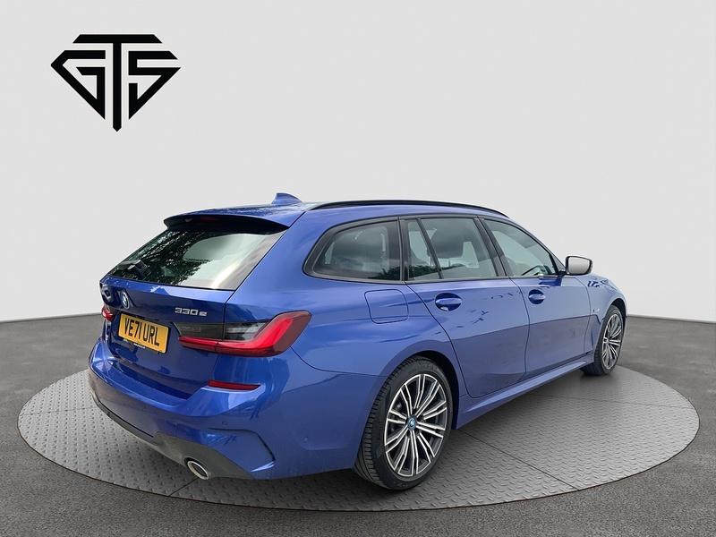 BMW 3 Series 330e M Sport - U8642