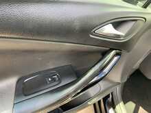 Vauxhall Astra i Turbo Elite Nav - U8653