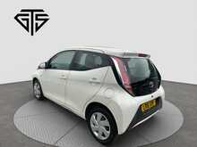 Toyota AYGO VVT-i x-play - U8660