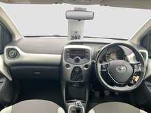Toyota AYGO VVT-i x-play - U8660