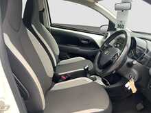 Toyota AYGO VVT-i x-play - U8660