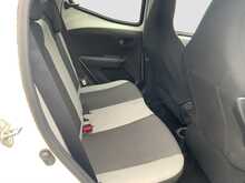 Toyota AYGO VVT-i x-play - U8660