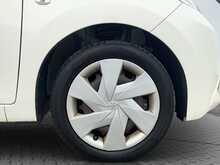 Toyota AYGO VVT-i x-play - U8660