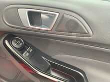 Ford Fiesta T EcoBoost Titanium - U8666