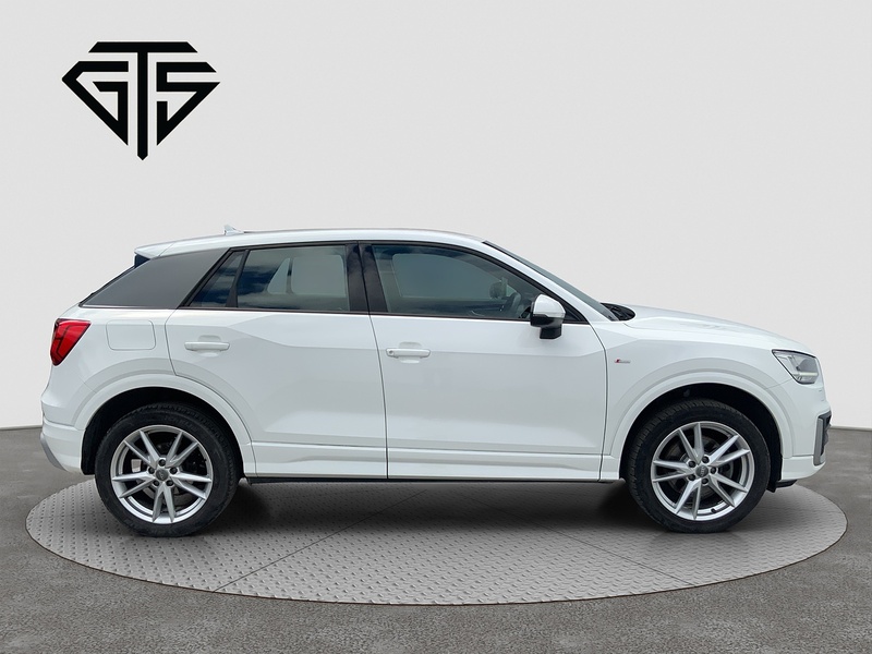 Audi Q2 TFSI CoD S line - U8672