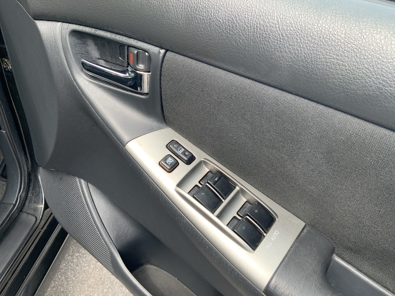 2006 Toyota Corolla thumbnail 12
