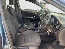 Vauxhall Astra i Turbo SRi Nav - U8685