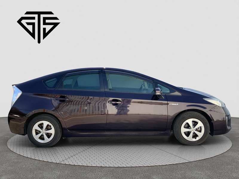 Toyota Prius S - U8707