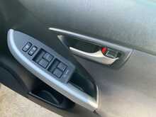 Toyota Prius S - U8707