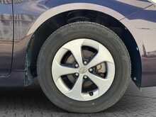 Toyota Prius S - U8707
