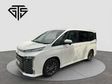 Toyota Voxy Hybrid S-G - U8712