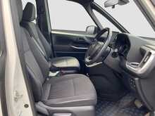 Toyota Voxy Hybrid S-G - U8712
