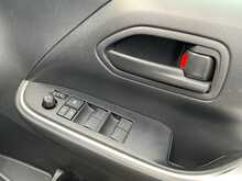 Toyota Voxy Hybrid S-G - U8712