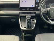 Toyota Voxy Hybrid S-G - U8712