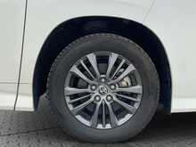 Toyota Voxy Hybrid S-G - U8712