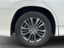 Toyota Voxy Hybrid S-G - U8712