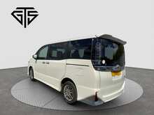 Toyota Voxy Hybrid ZS Kiramki3 - U8713