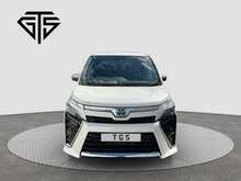 Toyota Voxy Hybrid ZS Kiramki3 - U8713