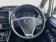Toyota Voxy Hybrid ZS Kiramki3 - U8713